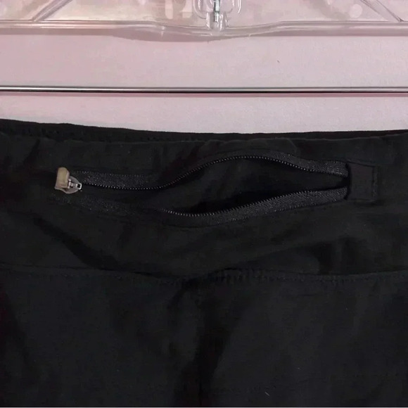 Reebok Running Shorts with Pockets Black Size Medium - Picture 6 of 7
